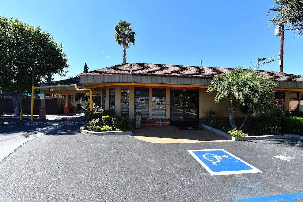 Costa Mesa Inn - Newport Beach Area Экстерьер фото