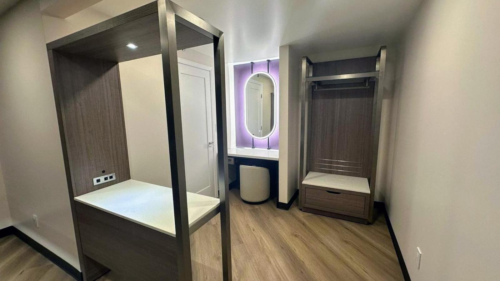 Costa Mesa Inn - Newport Beach Area Экстерьер фото